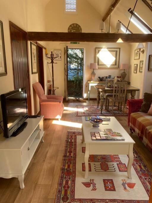 The Grooms Loft Self Contained Apartment Milton Abbas Extérieur photo