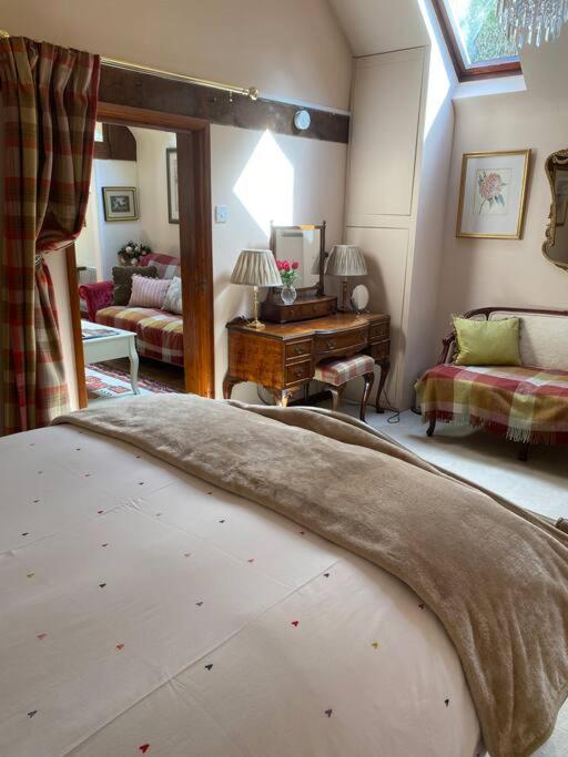 The Grooms Loft Self Contained Apartment Milton Abbas Extérieur photo